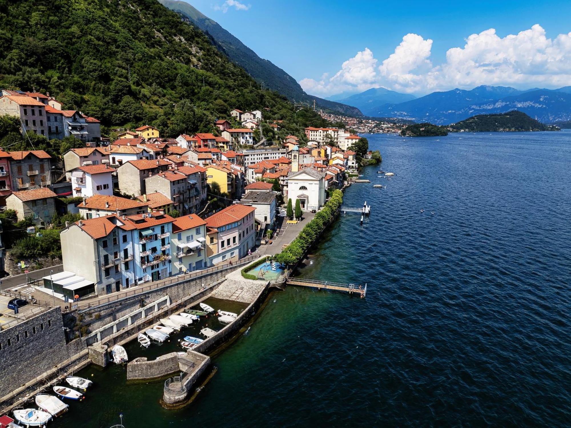 Delizioso Bilocale Vista Lago Colonno Bagian luar foto