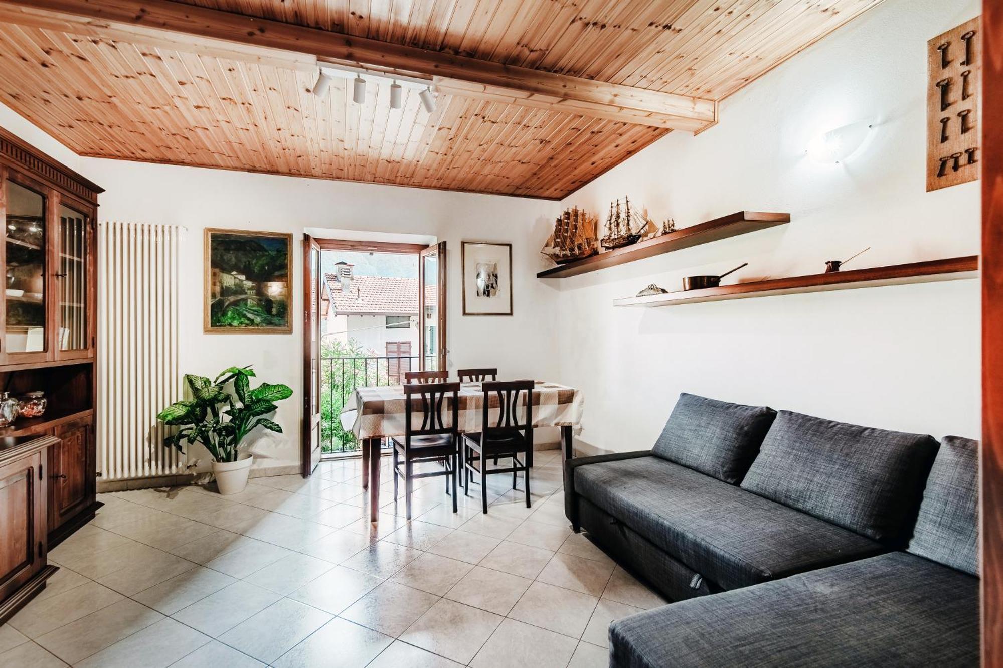 Delizioso Bilocale Vista Lago Colonno Bagian luar foto