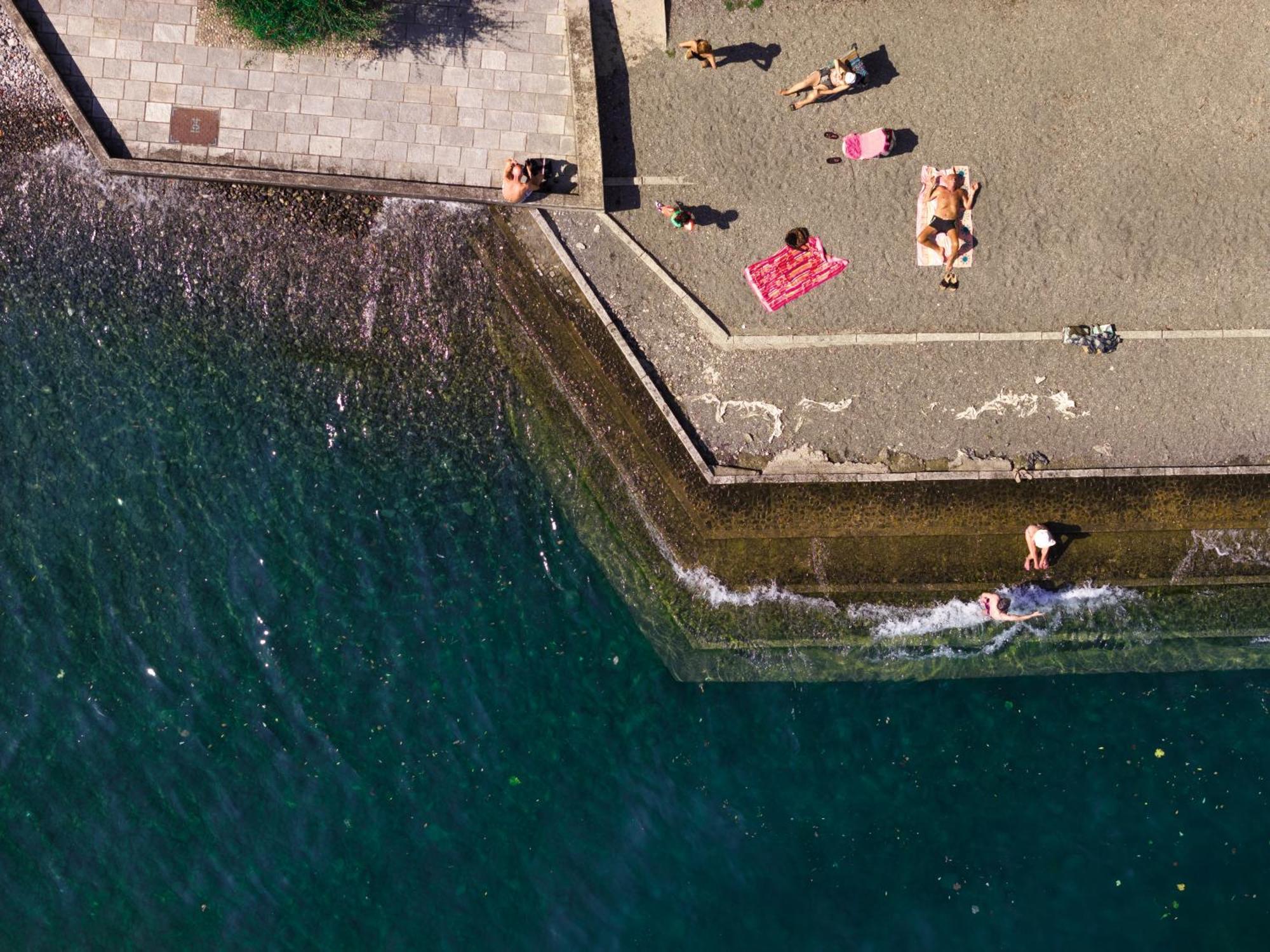 Delizioso Bilocale Vista Lago Colonno Bagian luar foto