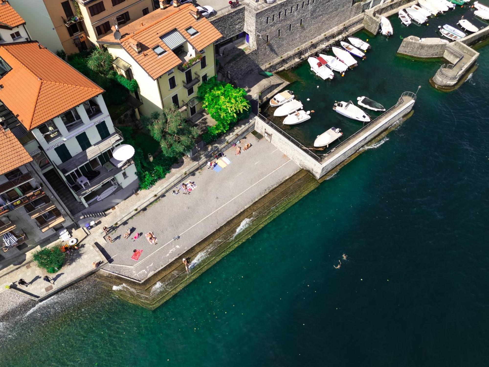 Delizioso Bilocale Vista Lago Colonno Bagian luar foto
